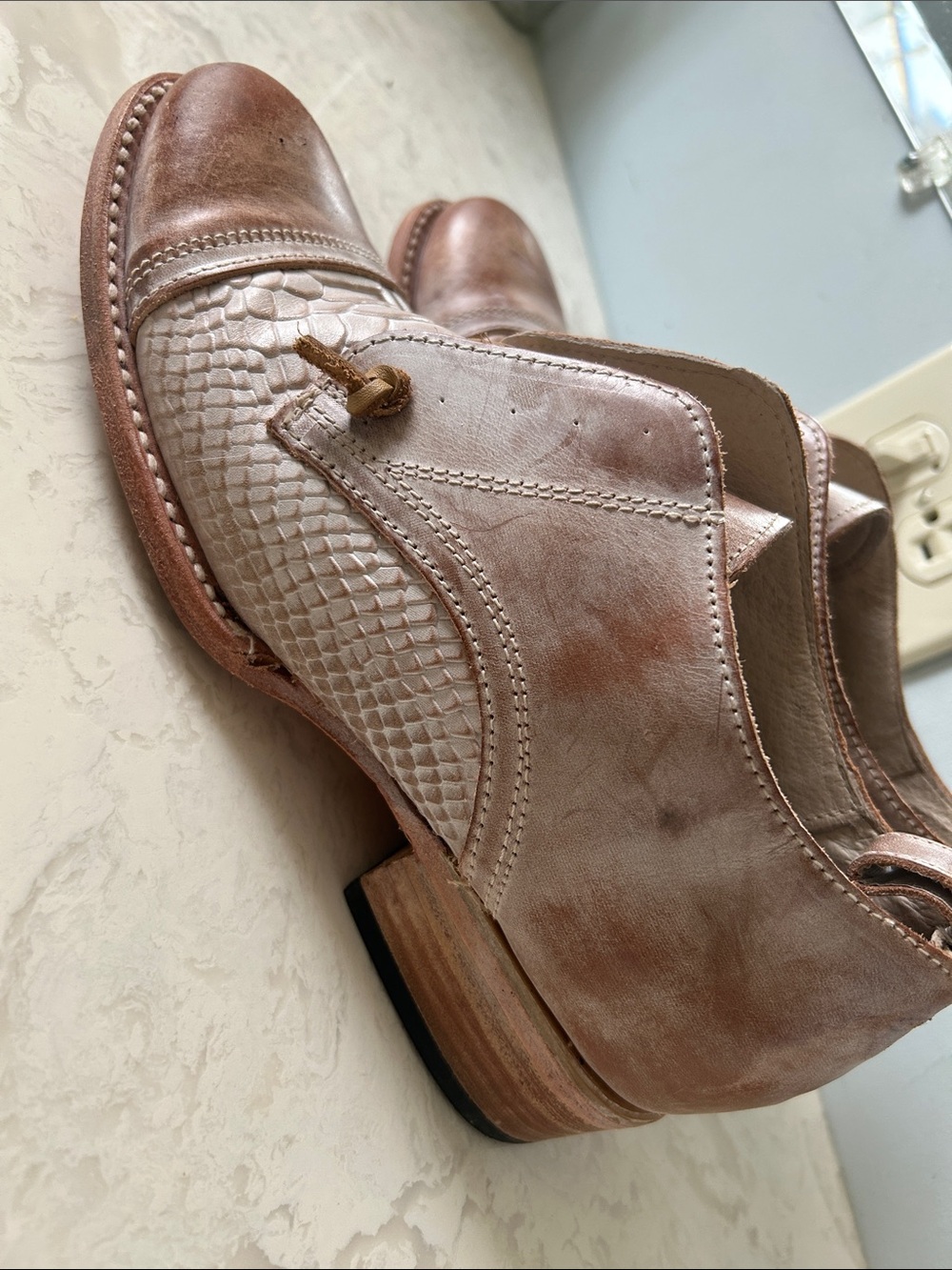 Freebird Women's Two-Tone Tan & Cream Leather Slip-On Boots